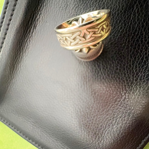 Celtic forever design ring - Picture 1 of 2
